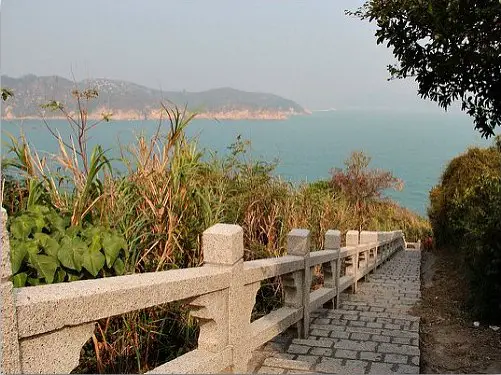 Hiking Trail Mini Great Wall in Cheung Chau