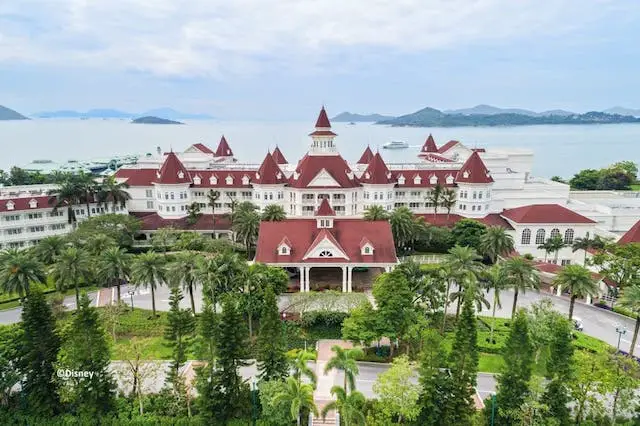 Hong Kong Disneyland Resort: Victorian Style Disneyland Hotel