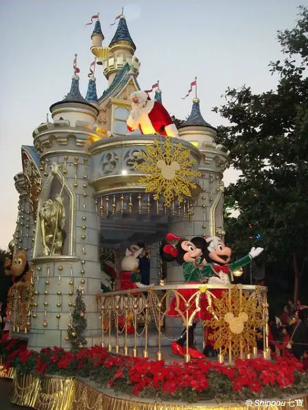 Hong Kong Disneyland at Christmas Time