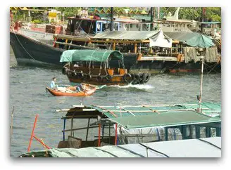 Sampans at Aberdeen Fishing Village