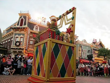 Hong Kong Disneyland Toy-Riffic Christmas Parade